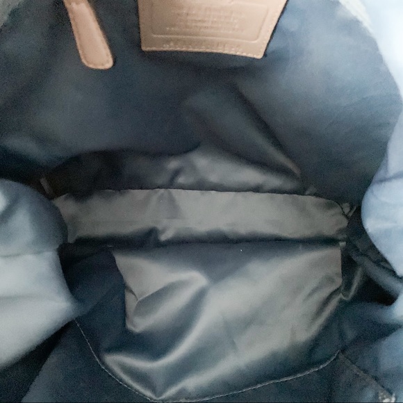 Coach Purse *MOVING SALE DISCOUNTS - Picture 6 of 7